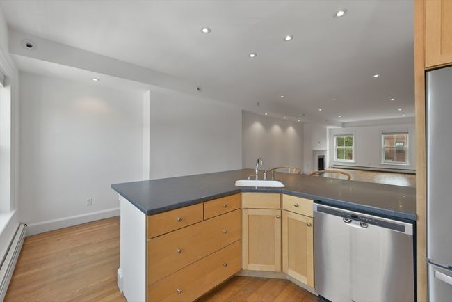APT-4 - 71 Rutland St, Condo with 2 bedrooms, 3 bathrooms and 1 parking in Boston MA | Image 7