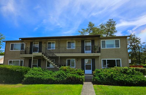 350 Alder St, Central Point, OR, 97502-2287 | Card Image