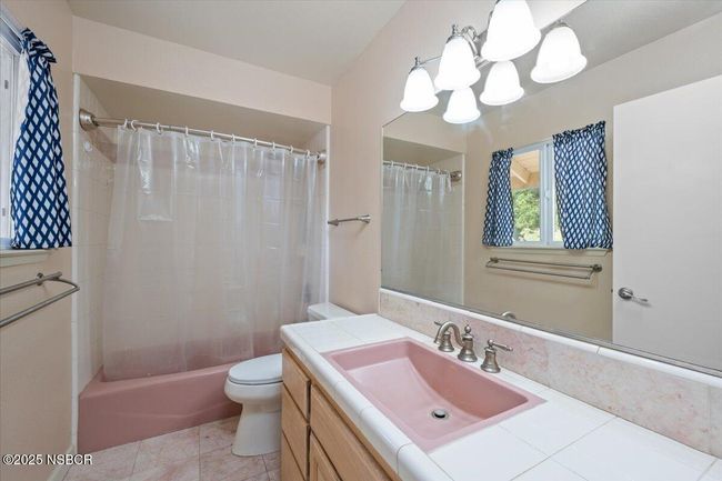 18-Primary Bedroom En Suite | Image 13