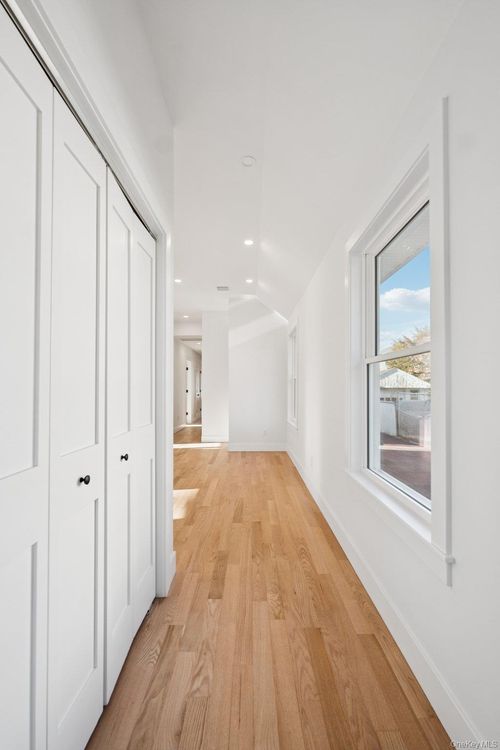 29 Grant Ave, East Rockaway, NY, 11518-1106 | Card Image