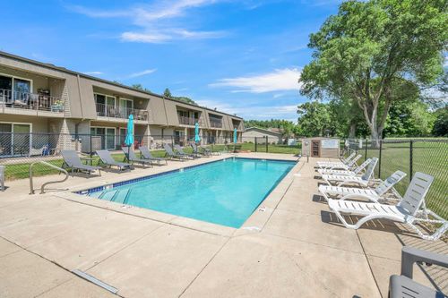 1800 Country Club Dr, Okoboji, IA, 51355-2573 | Card Image