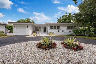 411 Malaga Ave, House other with 3 bedrooms, 2 bathrooms and null parking in Coral Gables FL | Image 2