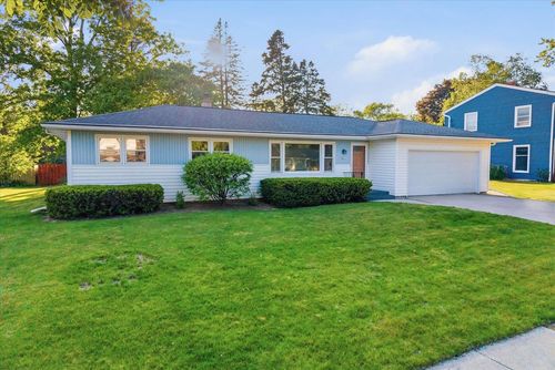 923 W Whitefish Road, Port Washington, WI, 53074 | Card Image