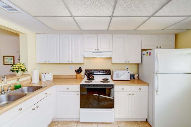 APT-108 - 9400 S Ocean Dr, Condo with 2 bedrooms, 2 bathrooms and null parking in Jensen Beach FL | Image 16