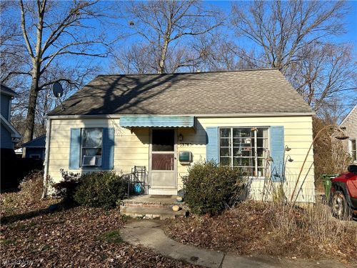33703 Kenilworth Rd, Eastlake, OH, 44095-2547 | Card Image