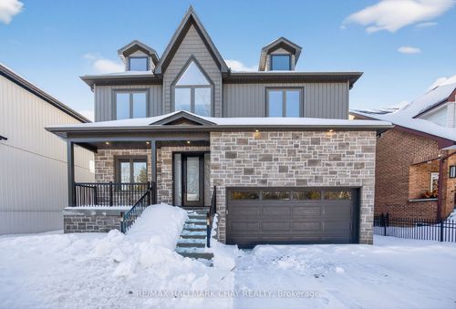 86 37th Street N, Wasaga Beach, ON, L9Z2B5 | Card Image