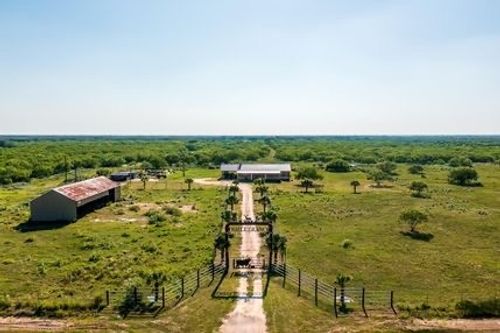 #694 S Us Highway 281, Falfurrias, TX, 78355-4350 | Card Image