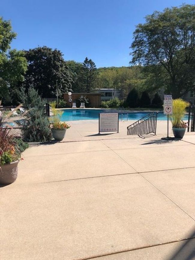 Valhalla Community Patio | Image 21