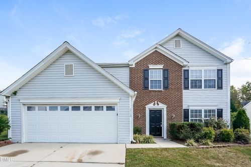 4716 Triple Creek Dr, Raleigh, NC, 27616-0755 | Card Image