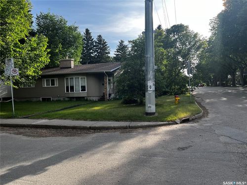 302 Mckinnon Ave S, Saskatoon, SK, S7N1J6 | Card Image