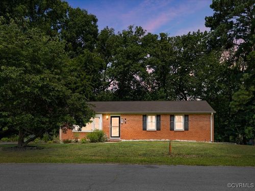 8070 Meadow Dr, Mechanicsville, VA, 23111-3510 | Card Image