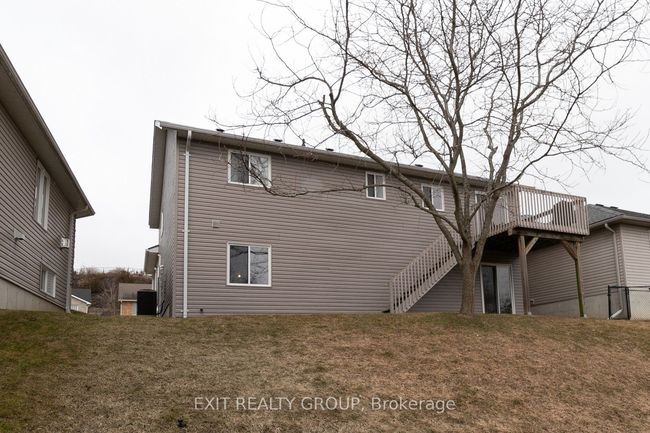 28 Kyle Crt, House other with 2 bedrooms, 1 bathrooms and 4 parking in Frankford ON | Image 25