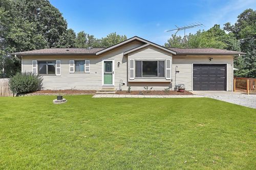 2404 N Giles Drive, BLOOMFIELD, WI, 53105 | Card Image