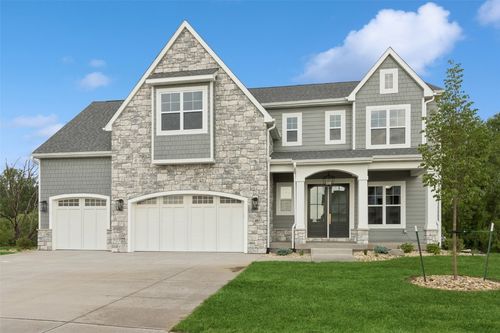 411 Macbride Trl, Solon, IA, 52333-8509 | Card Image