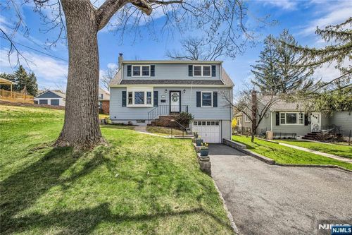 77 N Mountain Ave, Cedar Grove, NJ, 07009-1006 | Card Image