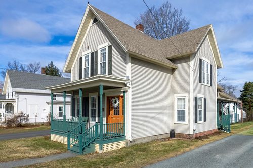 9 South St, Lebanon, NH, 03766-2513 | Card Image