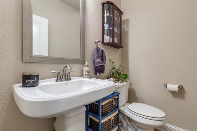 Downstairs Halfbath | Image 17