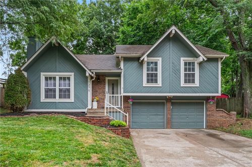 1275 Ne Tudor Rd, Lee's Summit, MO, 64086-6735 | Card Image