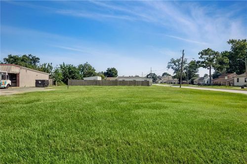 1905 Roosevelt Blvd, Kenner, LA, 70062-6218 | Card Image