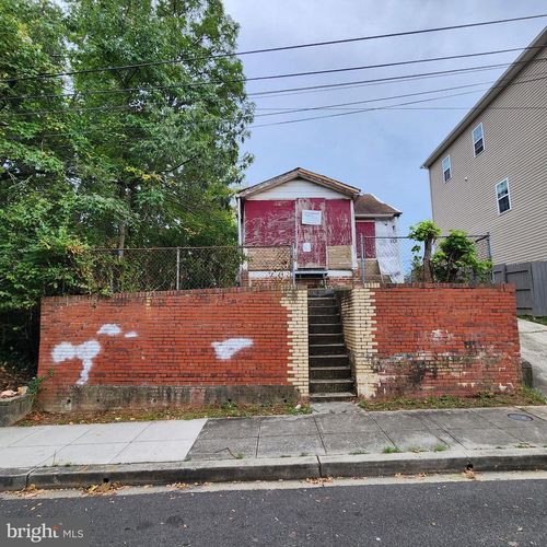 4953 D St Se, WASHINGTON, DC, 20019-6108 | Card Image