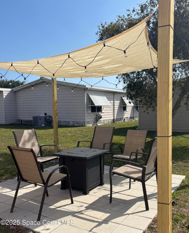 618 Bougainvillea Cir, House other with 2 bedrooms, 2 bathrooms and null parking in Barefoot Bay FL | Image 16