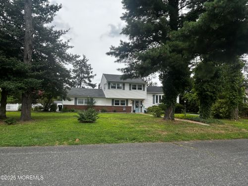 12 Winston Dr, Middletown, NJ, 07748-1729 | Card Image