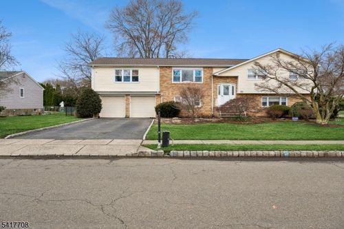 2 Caryn Pl, Fairfield, NJ, 07004-1802 | Card Image