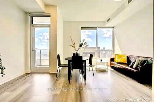 5006-395 Bloor St E, Toronto, ON, M4W0B4 | Card Image