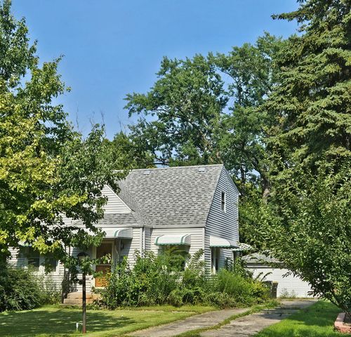 2049 N Hawthorne Ave, Melrose Park, IL, 60164-2020 | Card Image
