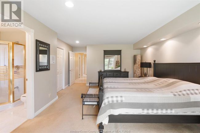 5569 Concession Rd 5 N, House other with 6 bedrooms, 3 bathrooms and null parking in Amherstburg ON | Image 16