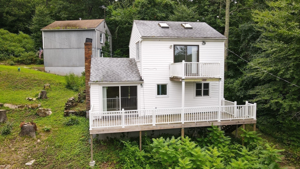 Knollwood Dr, Holland, MA 01521