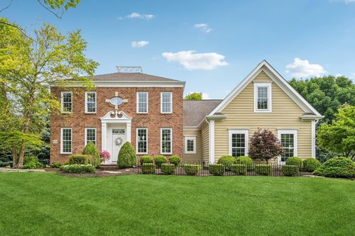 6150 Heritage Lakes Dr, Hilliard, OH, 43026-7621 | Card Image