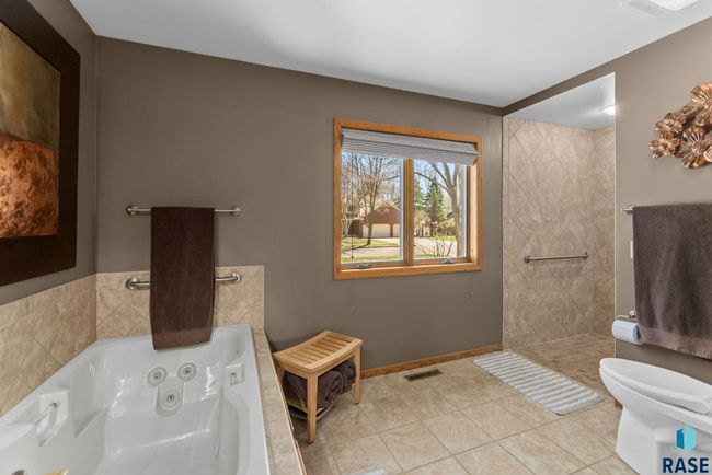 904 W Chicory Ln, House other with 5 bedrooms, 5 bathrooms and null parking in Sioux Falls SD | Image 29