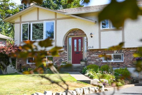 646 Summit Pl, Comox, BC, V9M3H2 | Card Image