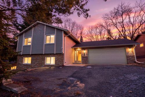 650 Gramsie Rd, Shoreview, MN, 55126-7018 | Card Image