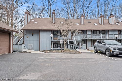 2a-515 Meredith Ln, Cuyahoga Falls, OH, 44223-2580 | Card Image
