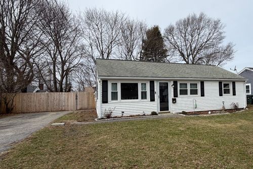 15 Rosedale Dr, Bristol, RI, 02809-4219 | Card Image