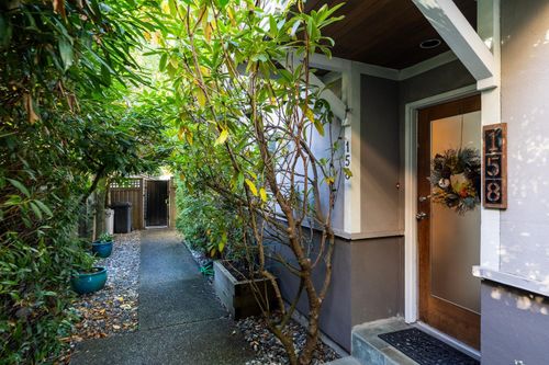 158 E 17th Ave, Vancouver, BC, V5V1A4 | Card Image