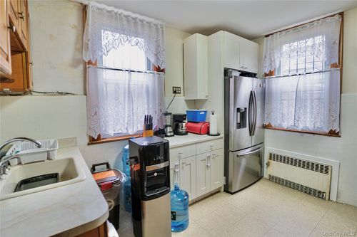 88 Midwood St, Brooklyn, NY, 11225-5004 | Card Image
