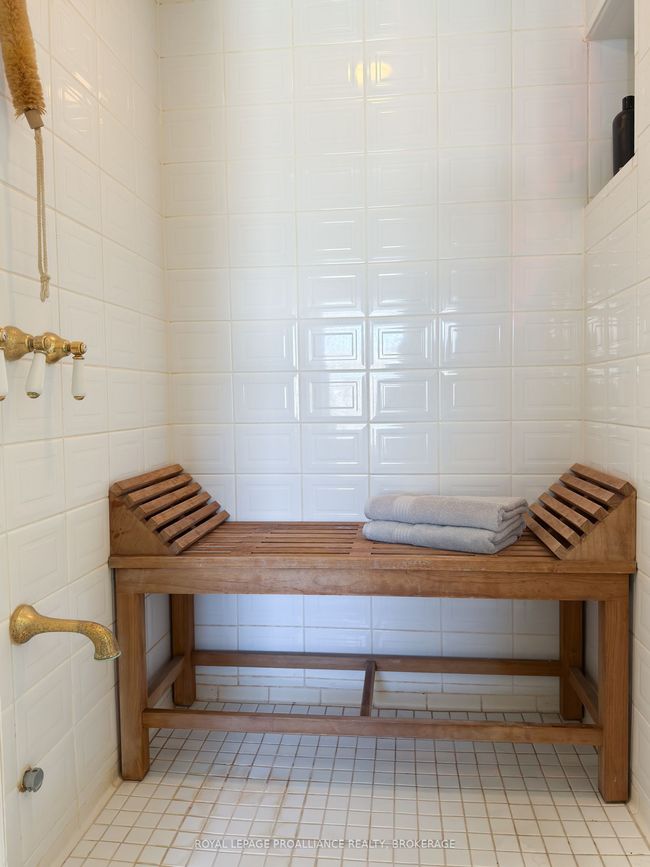 1863 Sydenham Rd, House other with 3 bedrooms, 4 bathrooms and 6 parking in Kingston ON | Image 39