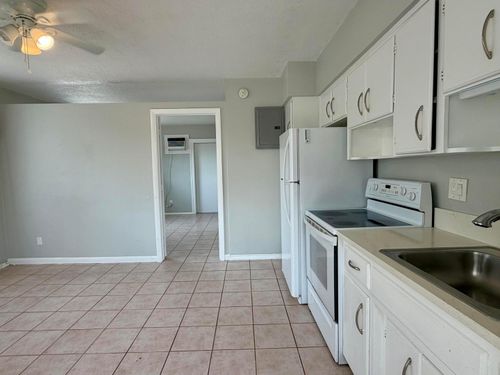 4-3041 Ne 20th Ter, Fort Lauderdale, FL, 33306-1202 | Card Image