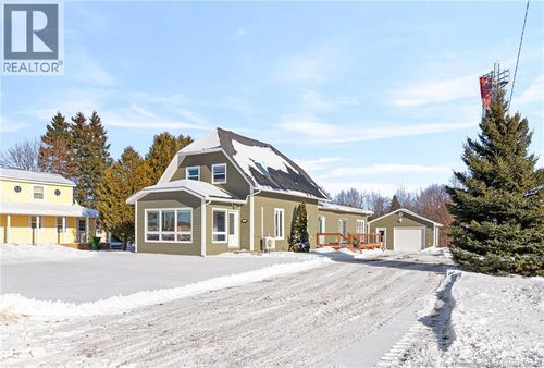 52 Acadie St, Richibucto, NB, E4W3V7 | Card Image