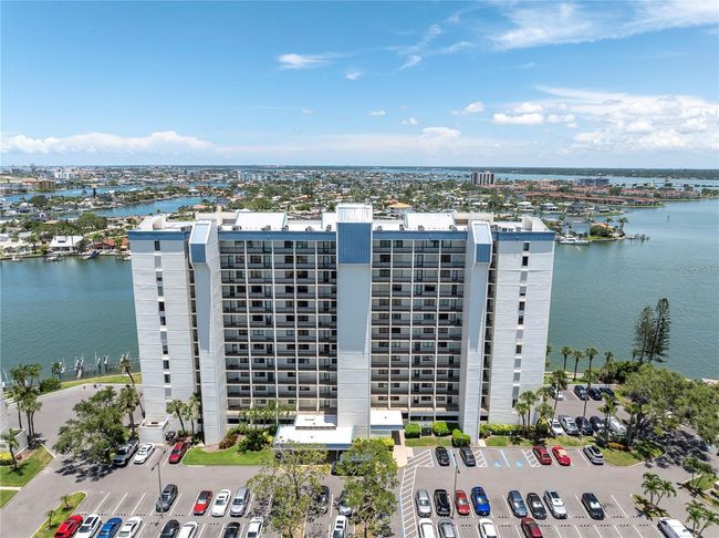 APT-1103 - 9495 Blind Pass Rd, Condo with 2 bedrooms, 2 bathrooms and null parking in ST PETE BEACH FL | Image 25