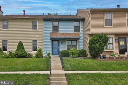 301 Mckean Ct, NORTH WALES, PA, 19454-1082 | Card Image