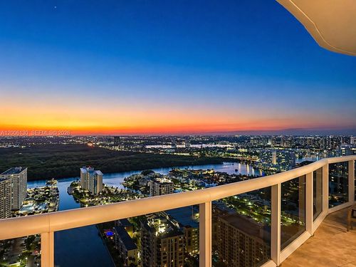 3805-15811 Collins Ave, Sunny Isles Beach, FL, 33160-4032 | Card Image