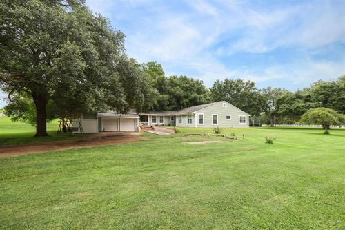 510 Brazos Hill Ln, Sealy, TX, 77474-9212 | Card Image