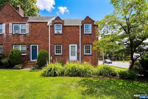 909 River Rd, Teaneck, NJ, 07666-1870 | Card Image