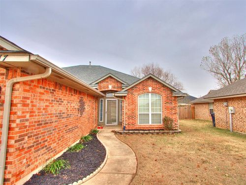 3917 Pamela Lane, Yukon, OK, 73099 | Card Image