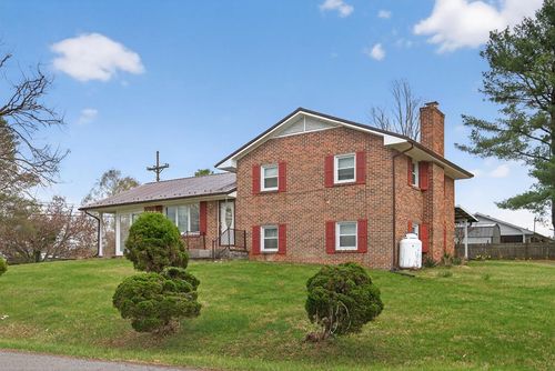 21 Highland Park Dr, Hillsville, VA, 24343-1253 | Card Image