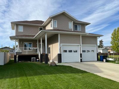 4417 52a St, House detached with 3 bedrooms, 2 bathrooms and 4 parking in Grimshaw AB | Image 1